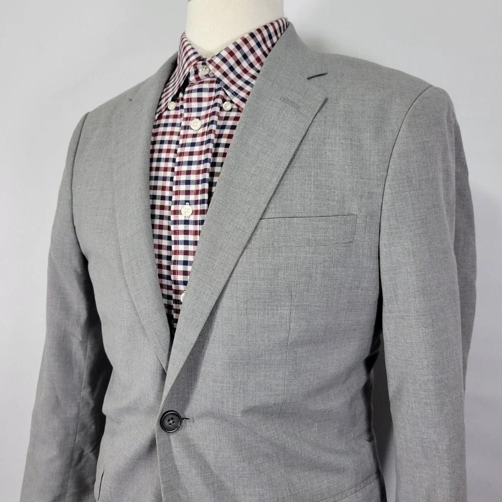 Banana Republic Men's Sport Coat Blazer Two Button Gray Poly Blend Size‎ 40R